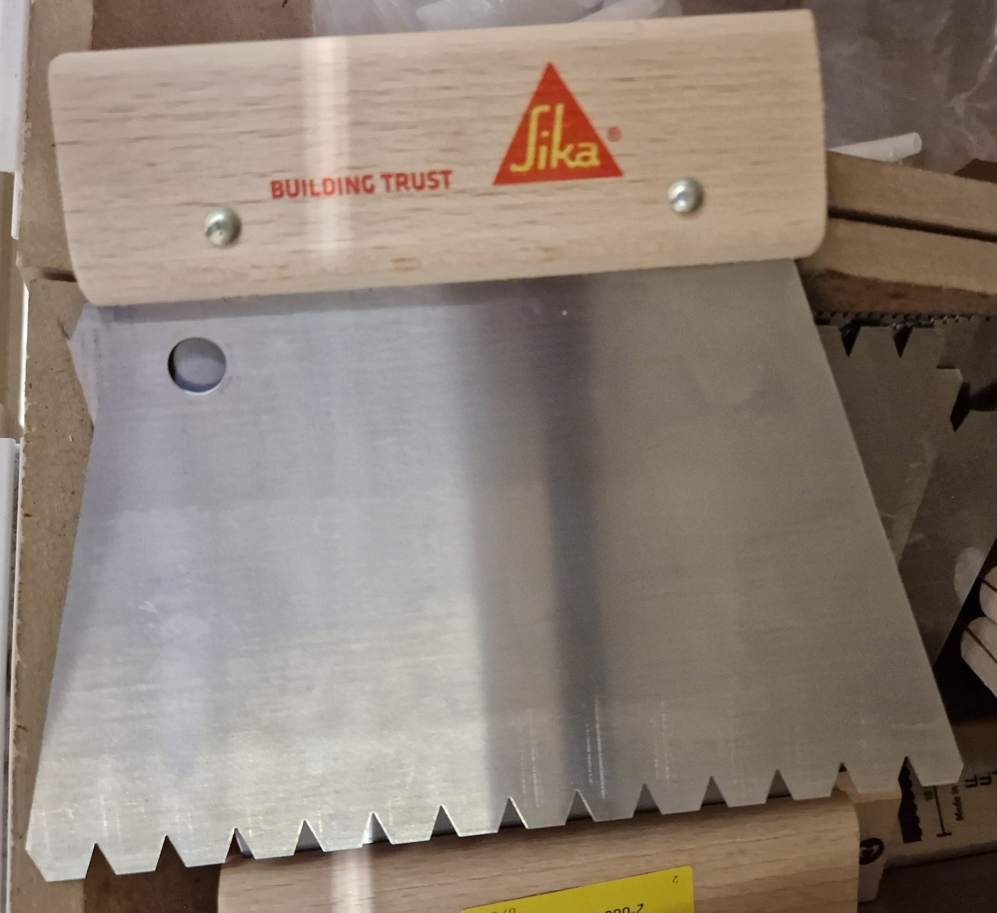 Tannsparkel B11 for helliming av parkett- Limspreder Sika